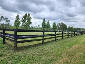 En Venta: $883,000 (16.31 acres)