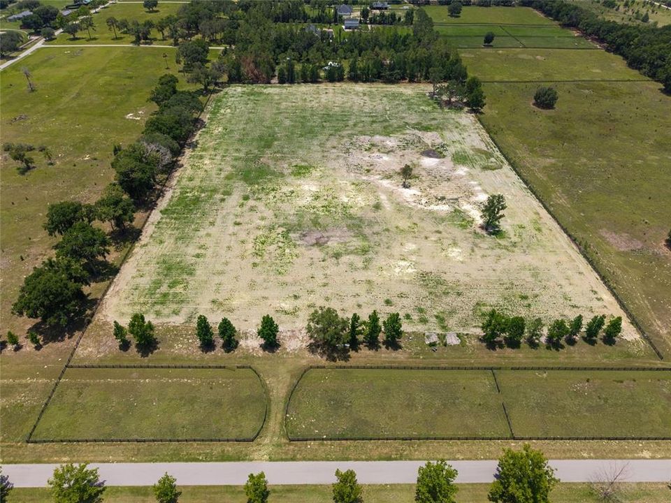 En Venta: $883,000 (16.31 acres)