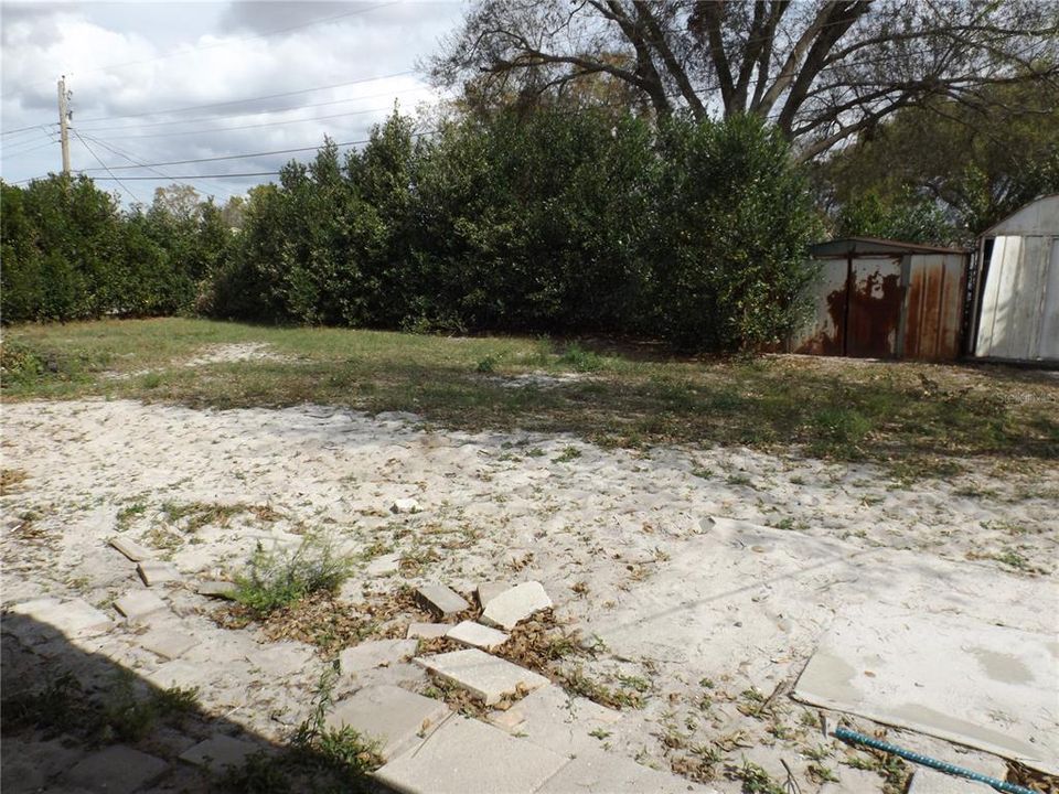 For Sale: $180,000 (2 beds, 1 baths, 1200 Square Feet)