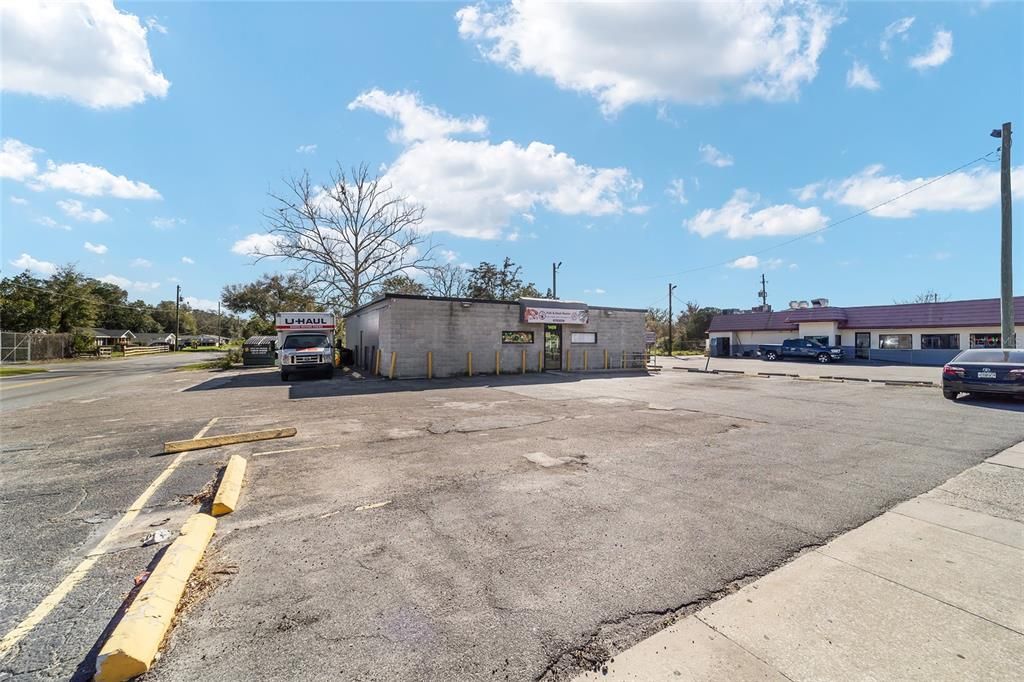 For Sale: $800,000 (0 beds, 0 baths, 2400 Square Feet)