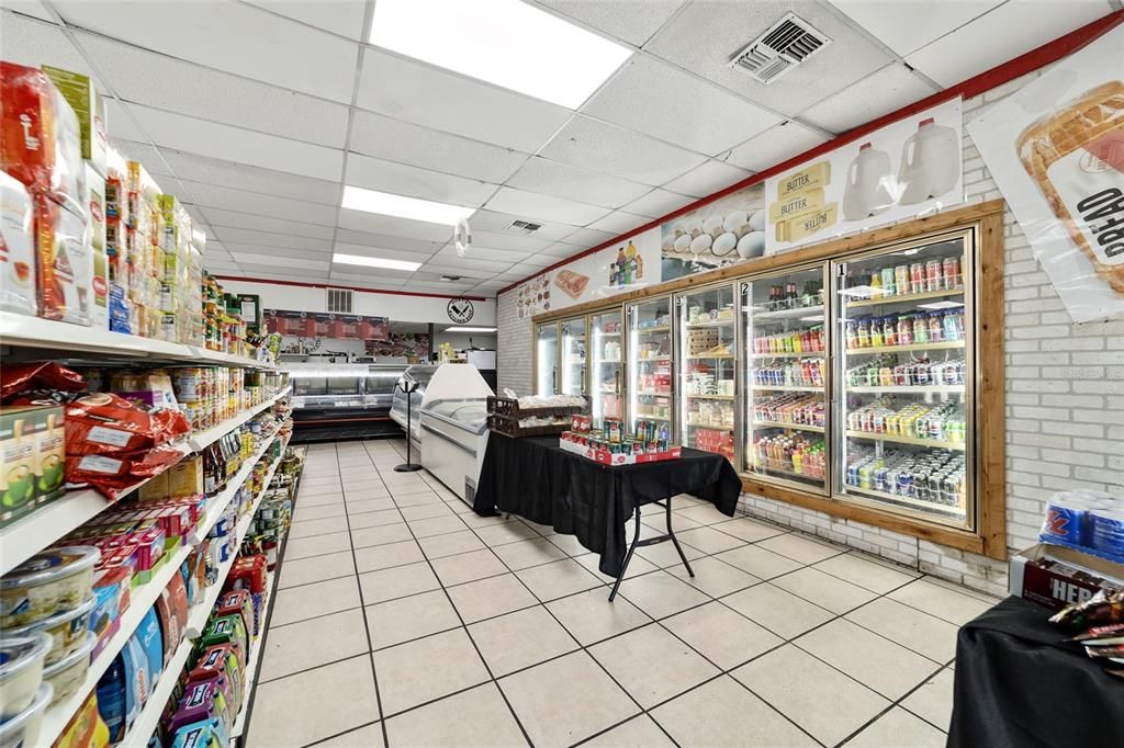 For Sale: $800,000 (0 beds, 0 baths, 2400 Square Feet)