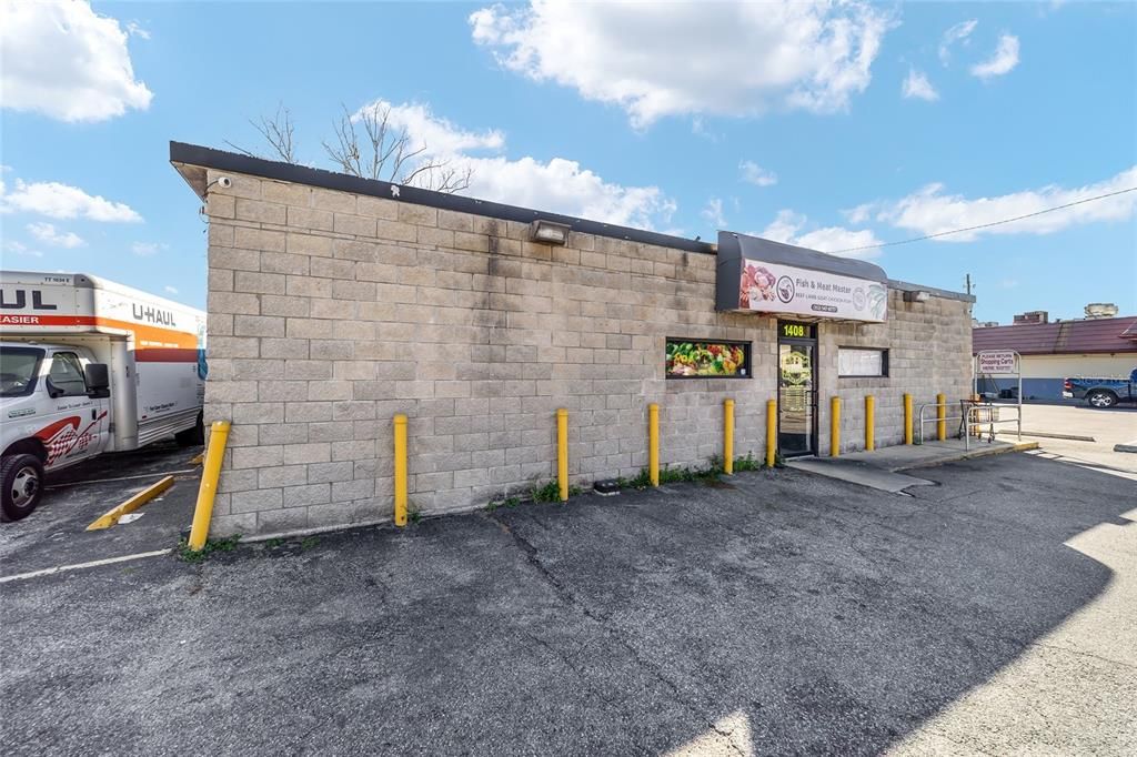 For Sale: $800,000 (0 beds, 0 baths, 2400 Square Feet)