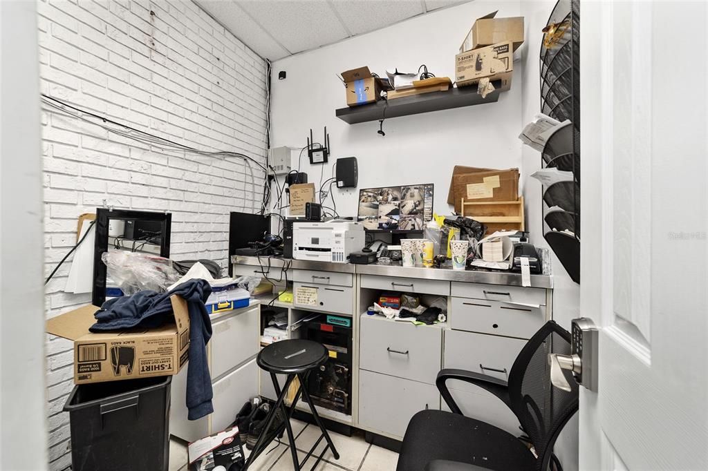 For Sale: $800,000 (0 beds, 0 baths, 2400 Square Feet)