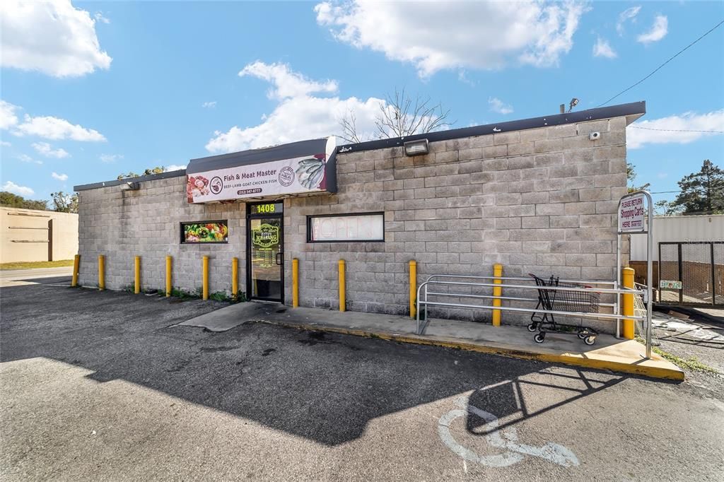 For Sale: $800,000 (0 beds, 0 baths, 2400 Square Feet)