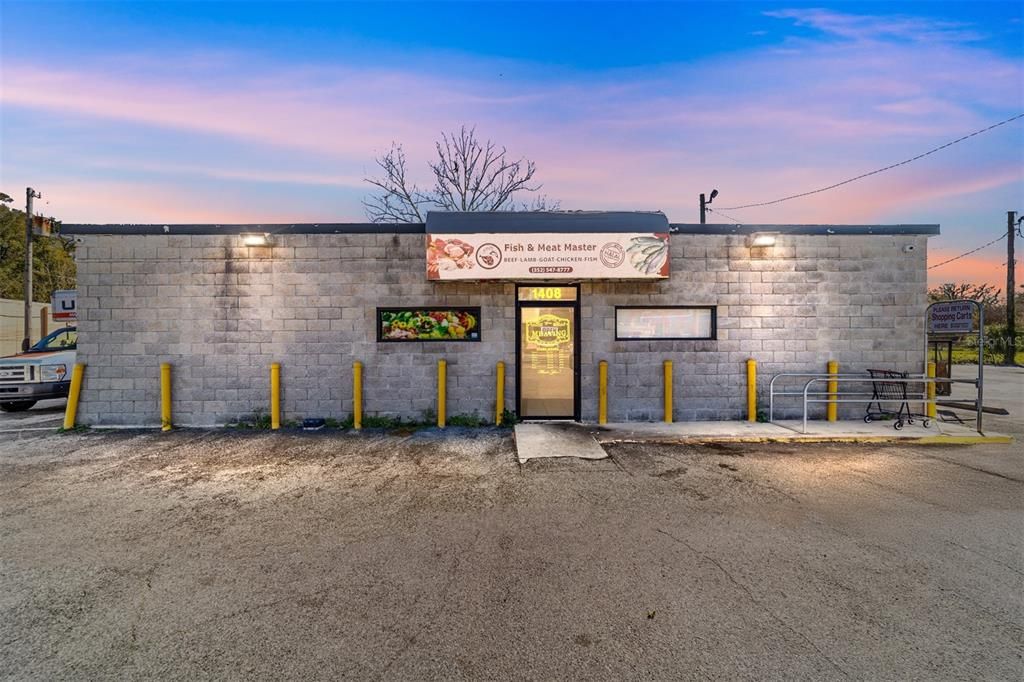 For Sale: $800,000 (0 beds, 0 baths, 2400 Square Feet)