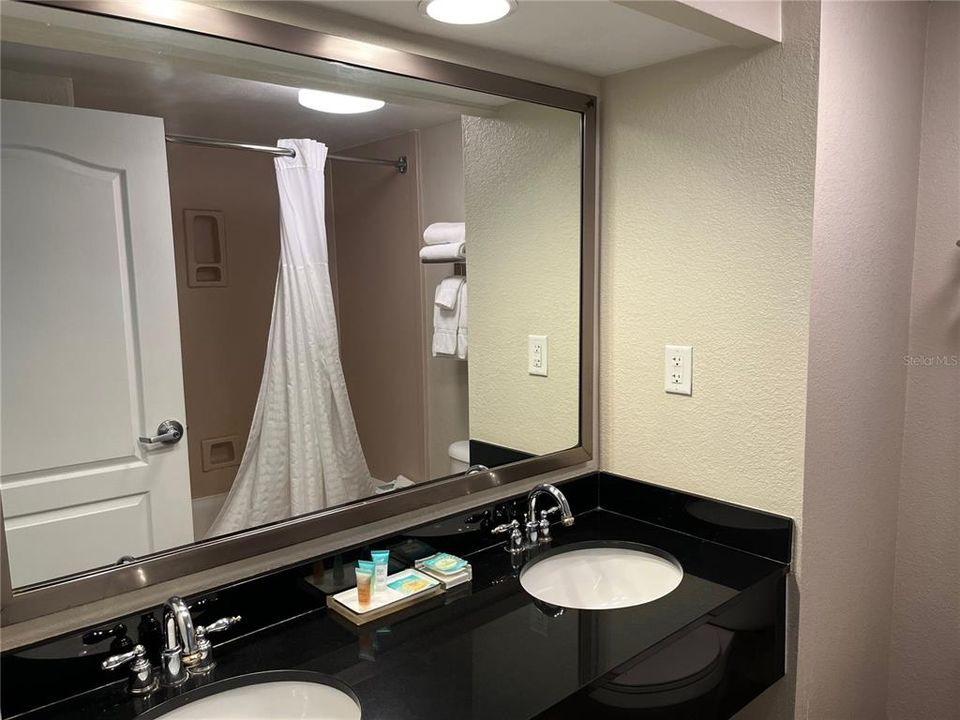 For Sale: $75,000 (1 beds, 1 baths, 304 Square Feet)