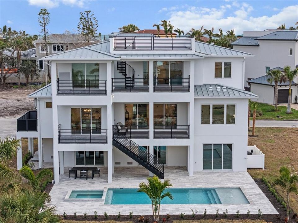 На продажу: $3,890,000 (5 спален, 5 ванн, 4176 Квадратных фут)