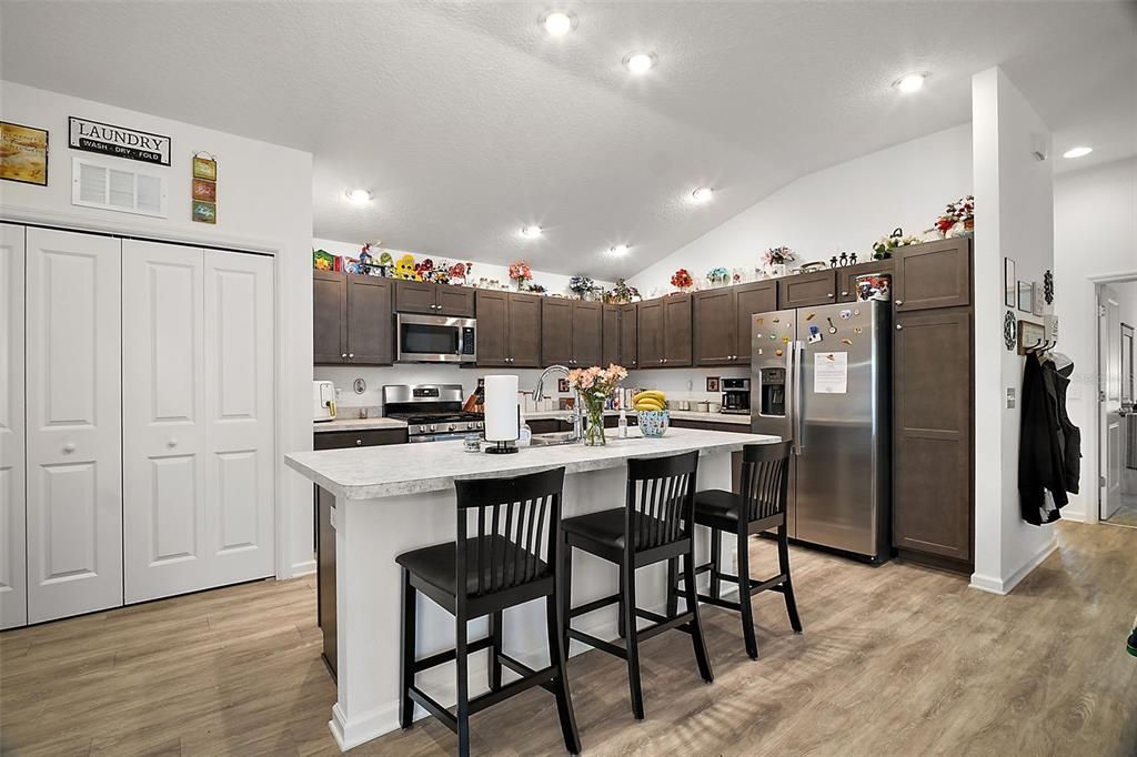 For Sale: $314,000 (2 beds, 2 baths, 1257 Square Feet)