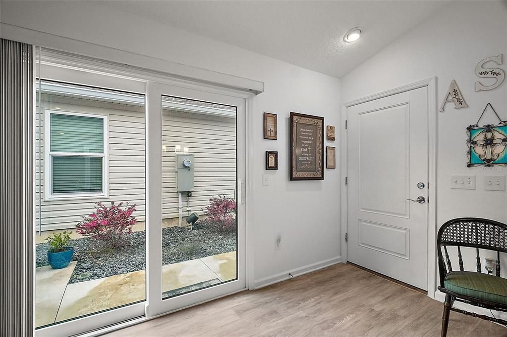 For Sale: $314,000 (2 beds, 2 baths, 1257 Square Feet)