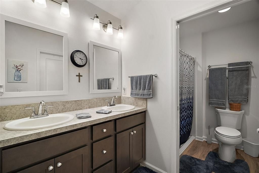 For Sale: $314,000 (2 beds, 2 baths, 1257 Square Feet)