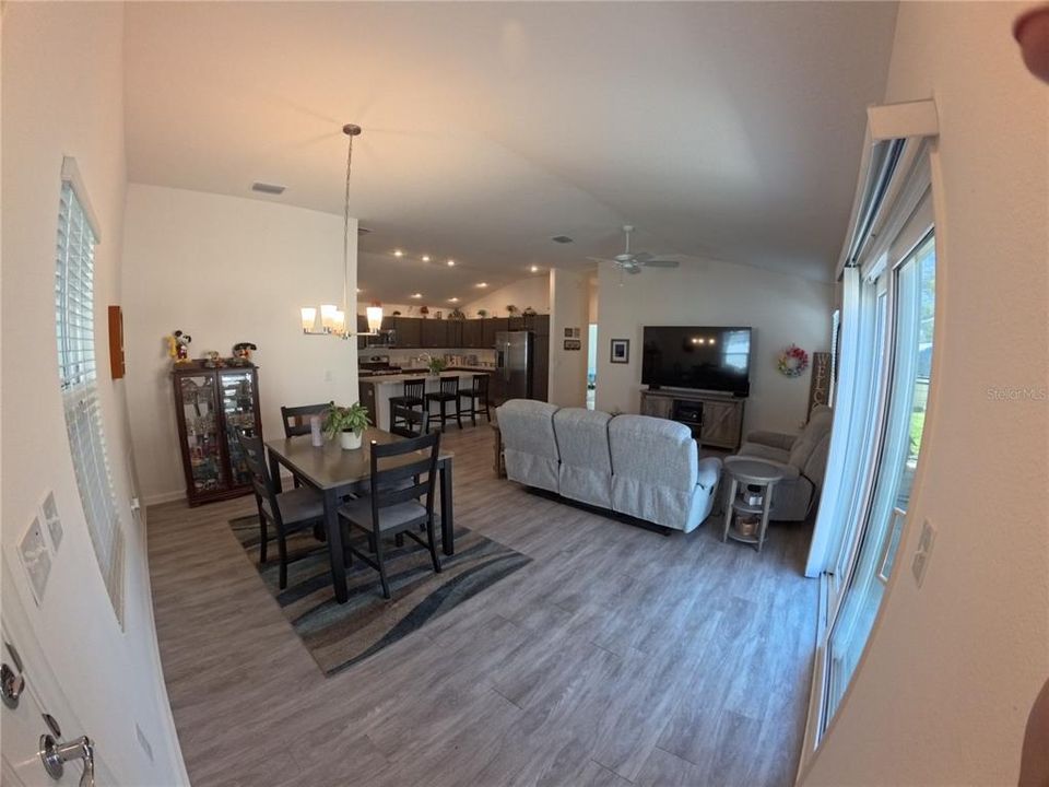 For Sale: $314,000 (2 beds, 2 baths, 1257 Square Feet)