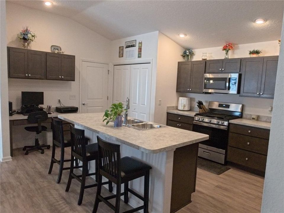 For Sale: $314,000 (2 beds, 2 baths, 1257 Square Feet)