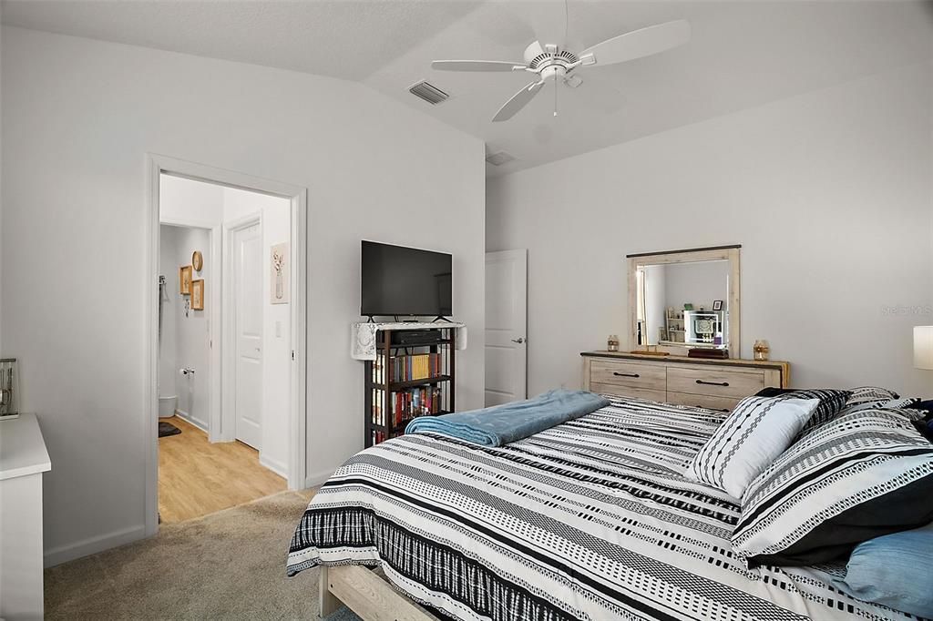 For Sale: $314,000 (2 beds, 2 baths, 1257 Square Feet)