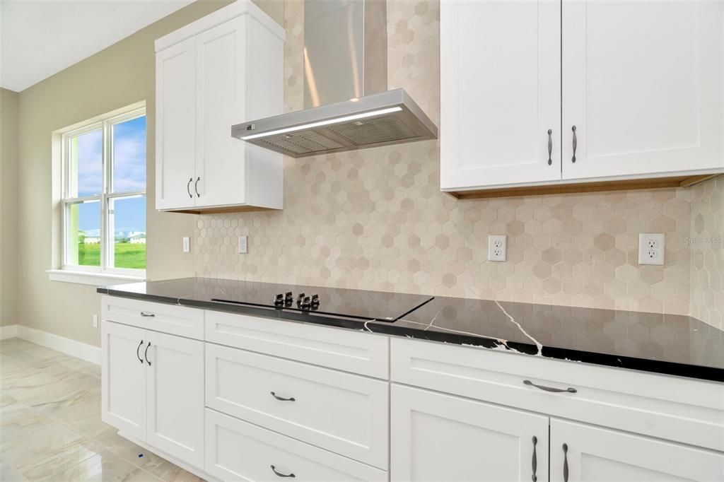 Active With Contract: $564,990 (3 beds, 3 baths, 2437 Square Feet)