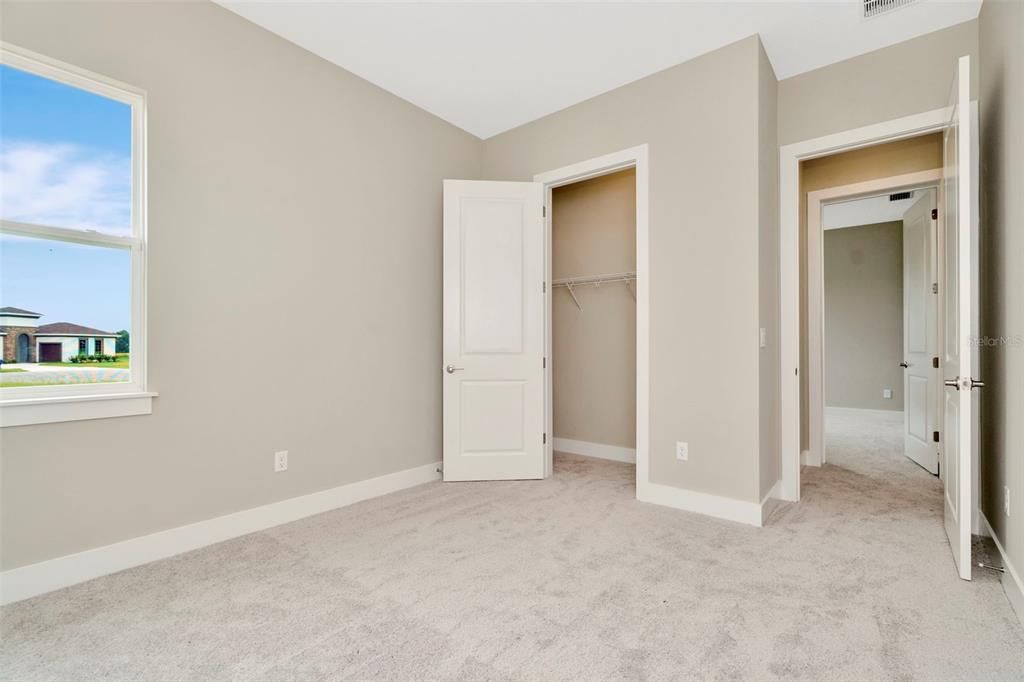 Active With Contract: $564,990 (3 beds, 3 baths, 2437 Square Feet)