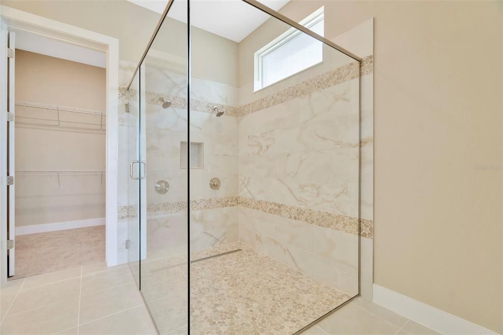 Active With Contract: $564,990 (3 beds, 3 baths, 2437 Square Feet)