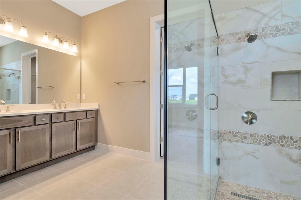 Active With Contract: $564,990 (3 beds, 3 baths, 2437 Square Feet)