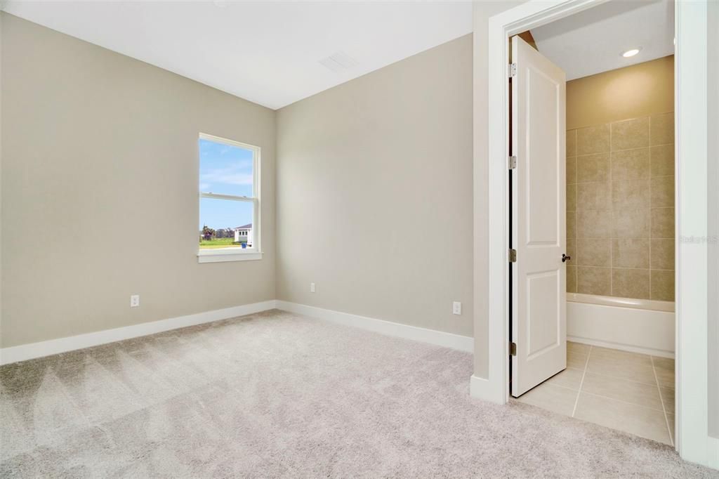 Active With Contract: $564,990 (3 beds, 3 baths, 2437 Square Feet)