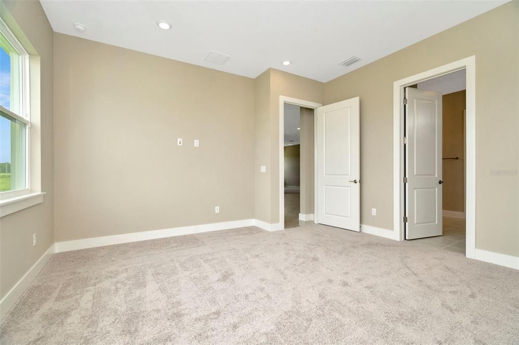 Active With Contract: $564,990 (3 beds, 3 baths, 2437 Square Feet)