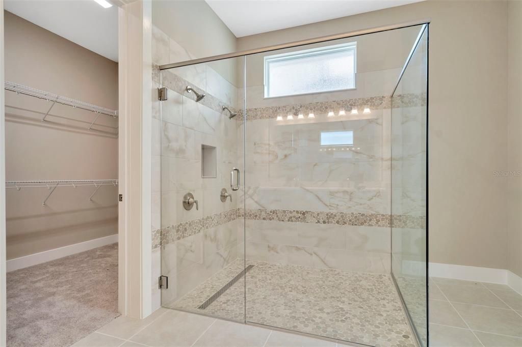 Active With Contract: $564,990 (3 beds, 3 baths, 2437 Square Feet)