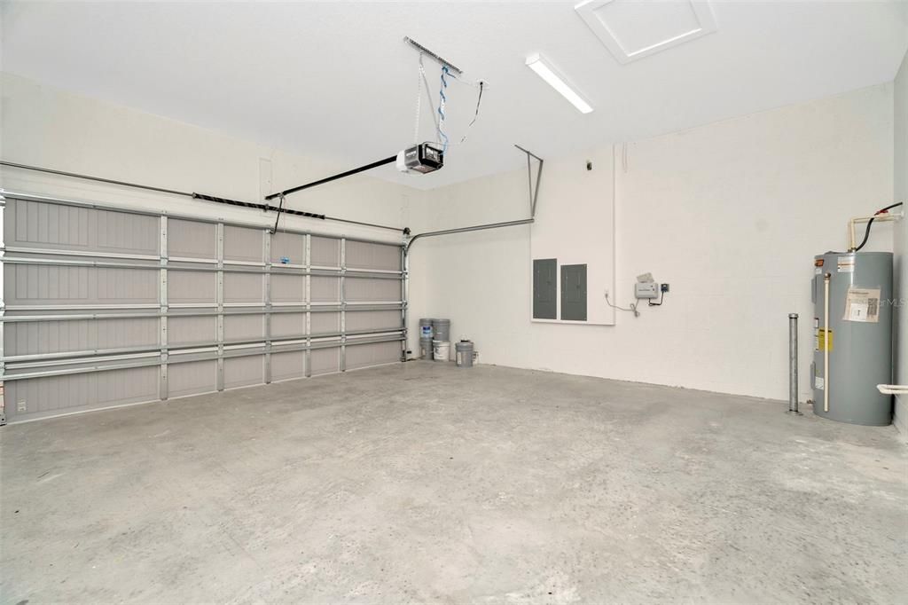 Active With Contract: $564,990 (3 beds, 3 baths, 2437 Square Feet)