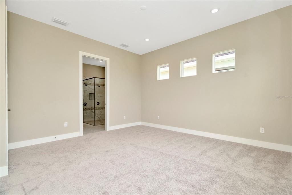 Active With Contract: $564,990 (3 beds, 3 baths, 2437 Square Feet)