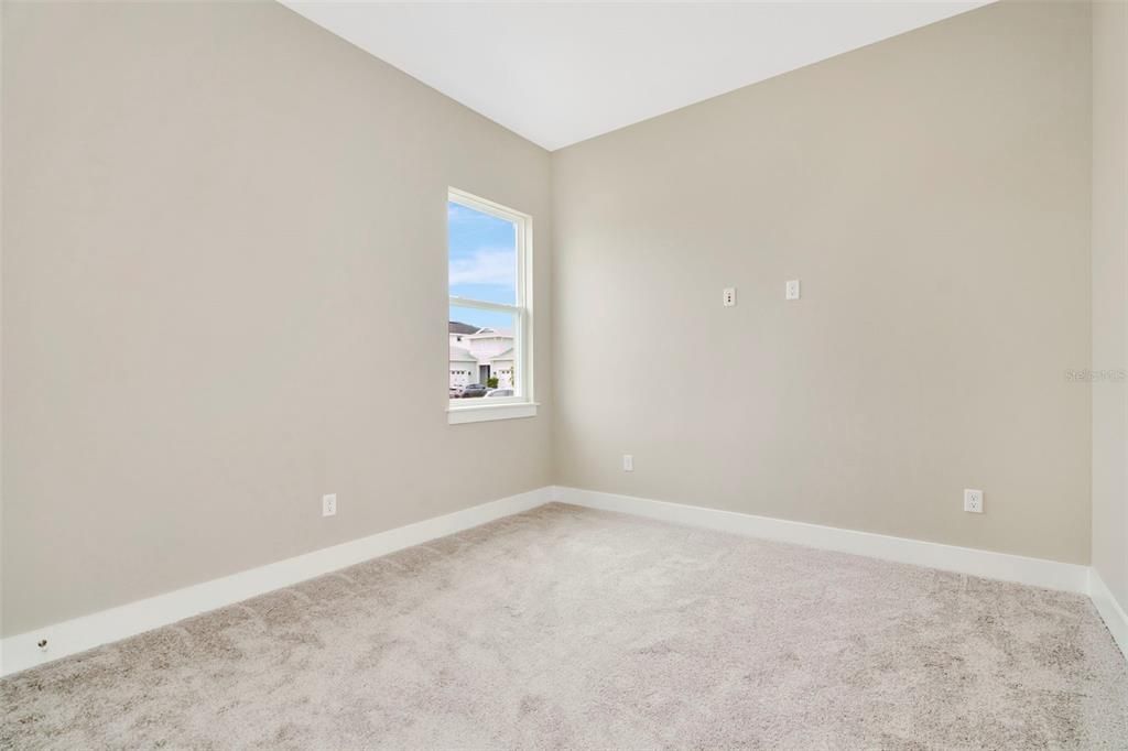 Active With Contract: $564,990 (3 beds, 3 baths, 2437 Square Feet)