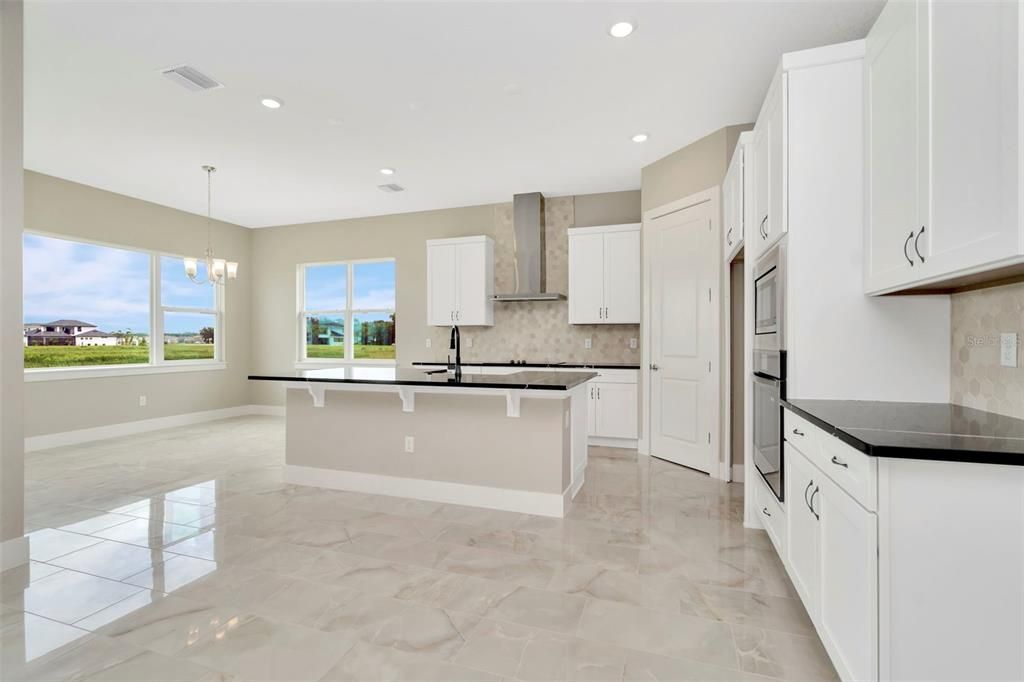 Active With Contract: $564,990 (3 beds, 3 baths, 2437 Square Feet)