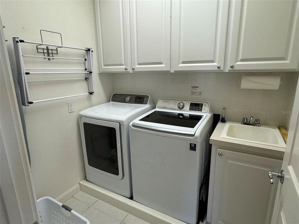 Active With Contract: $4,500 (4 beds, 3 baths, 1846 Square Feet)