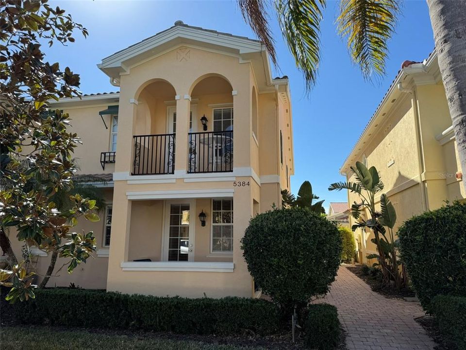 Active With Contract: $4,500 (4 beds, 3 baths, 1846 Square Feet)