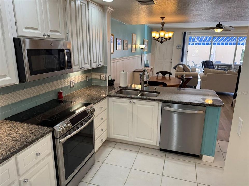 Active With Contract: $4,500 (4 beds, 3 baths, 1846 Square Feet)