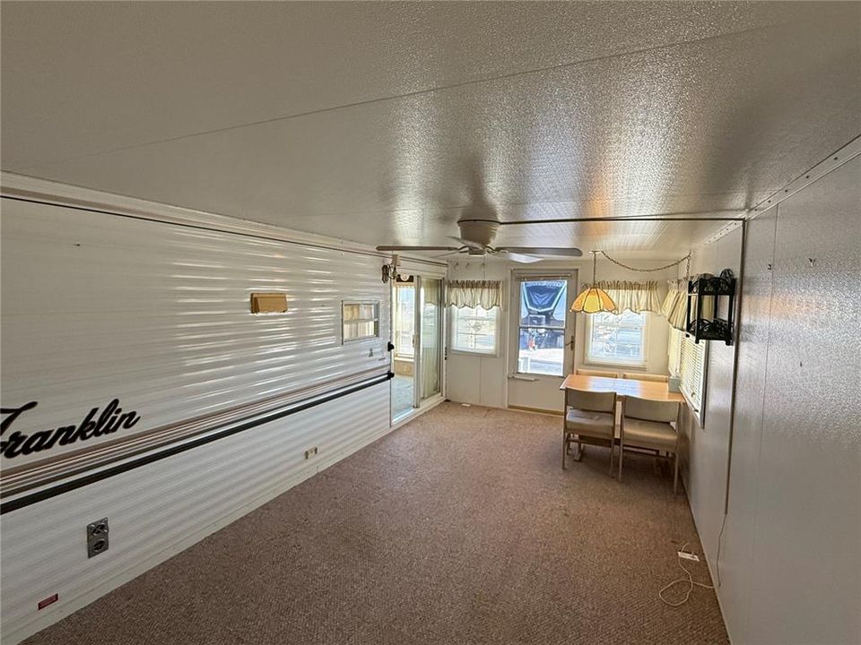 Activo con contrato: $70,000 (1 camas, 1 baños, 264 Pies cuadrados)