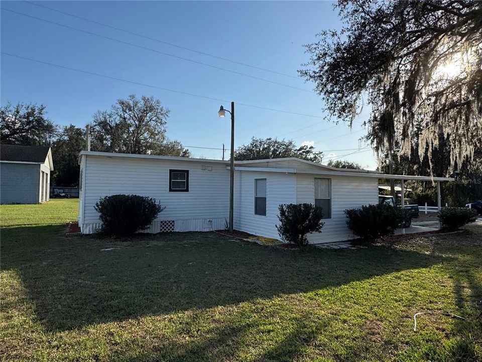 For Sale: $137,900 (2 beds, 1 baths, 794 Square Feet)