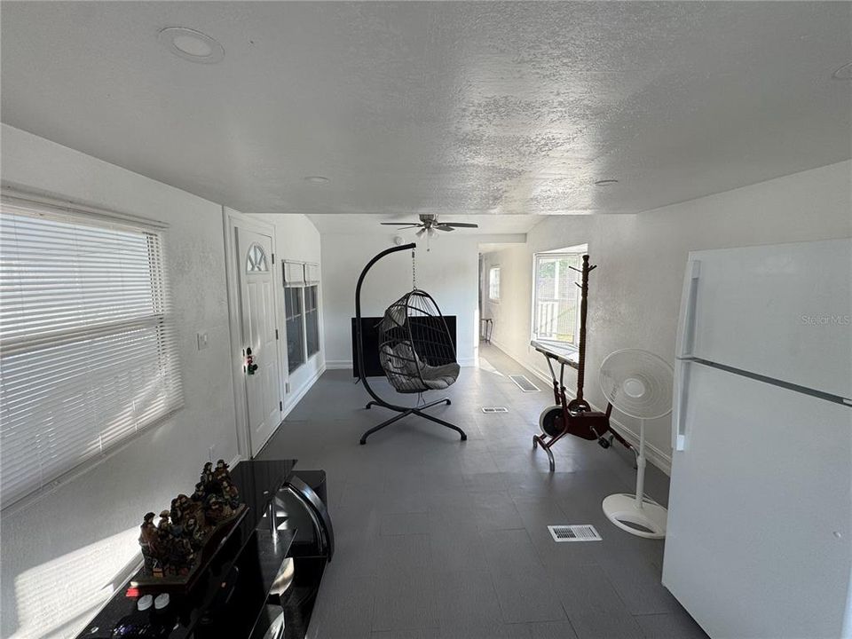 For Sale: $137,900 (2 beds, 1 baths, 794 Square Feet)