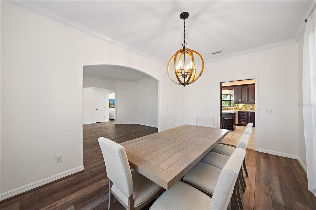 На продажу: $1,095,000 (5 спален, 4 ванн, 3938 Квадратных фут)