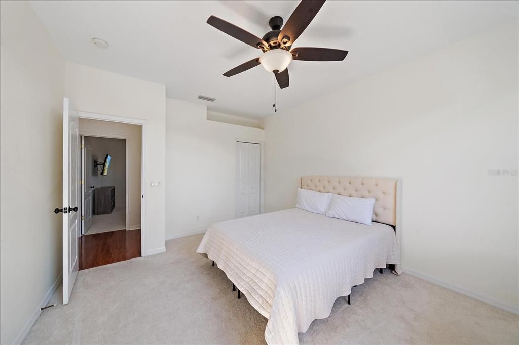 На продажу: $1,095,000 (5 спален, 4 ванн, 3938 Квадратных фут)