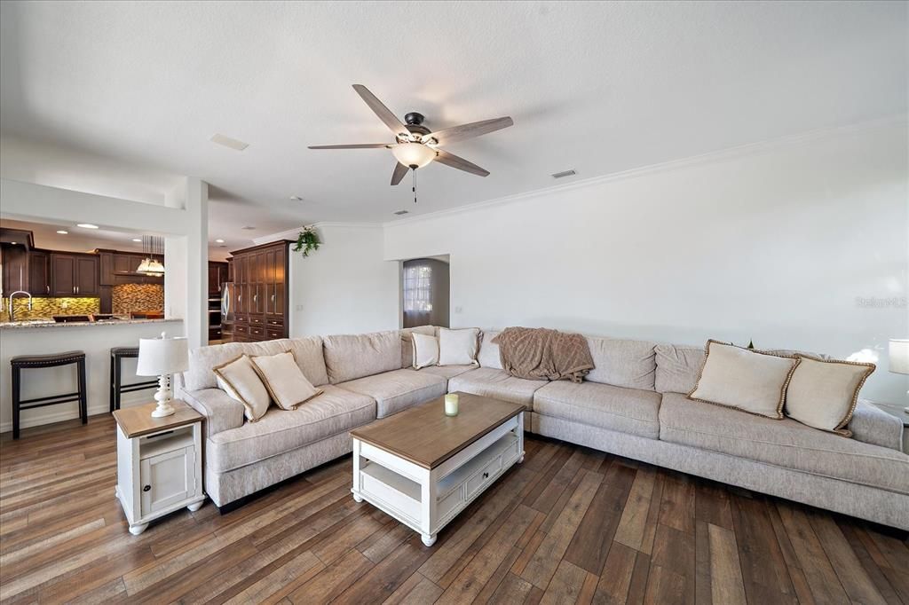 На продажу: $1,095,000 (5 спален, 4 ванн, 3938 Квадратных фут)