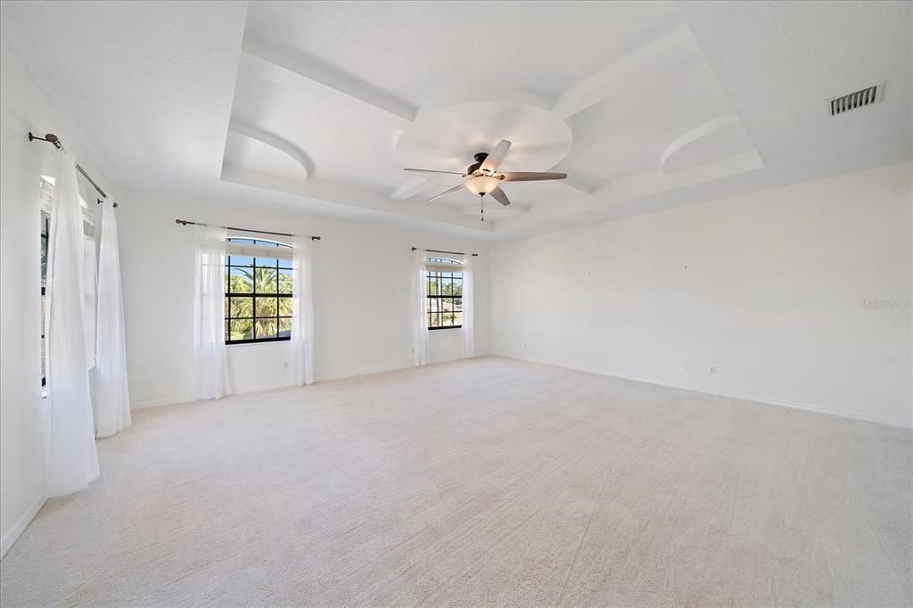 На продажу: $1,095,000 (5 спален, 4 ванн, 3938 Квадратных фут)