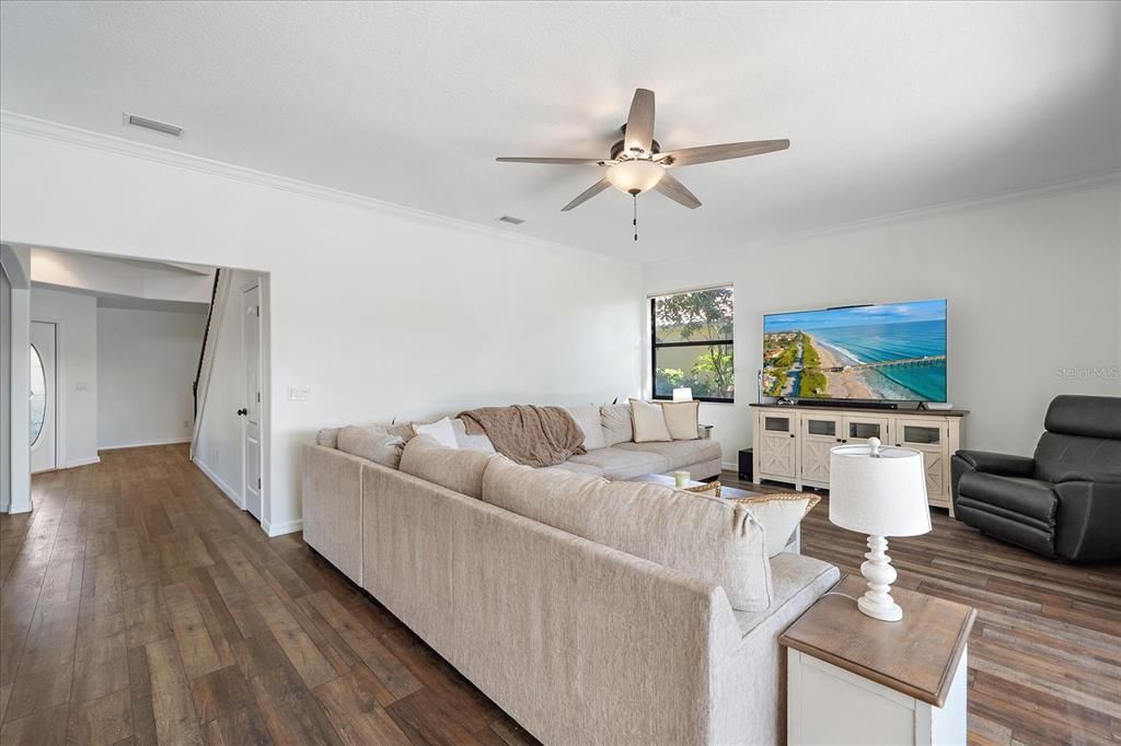 На продажу: $1,095,000 (5 спален, 4 ванн, 3938 Квадратных фут)