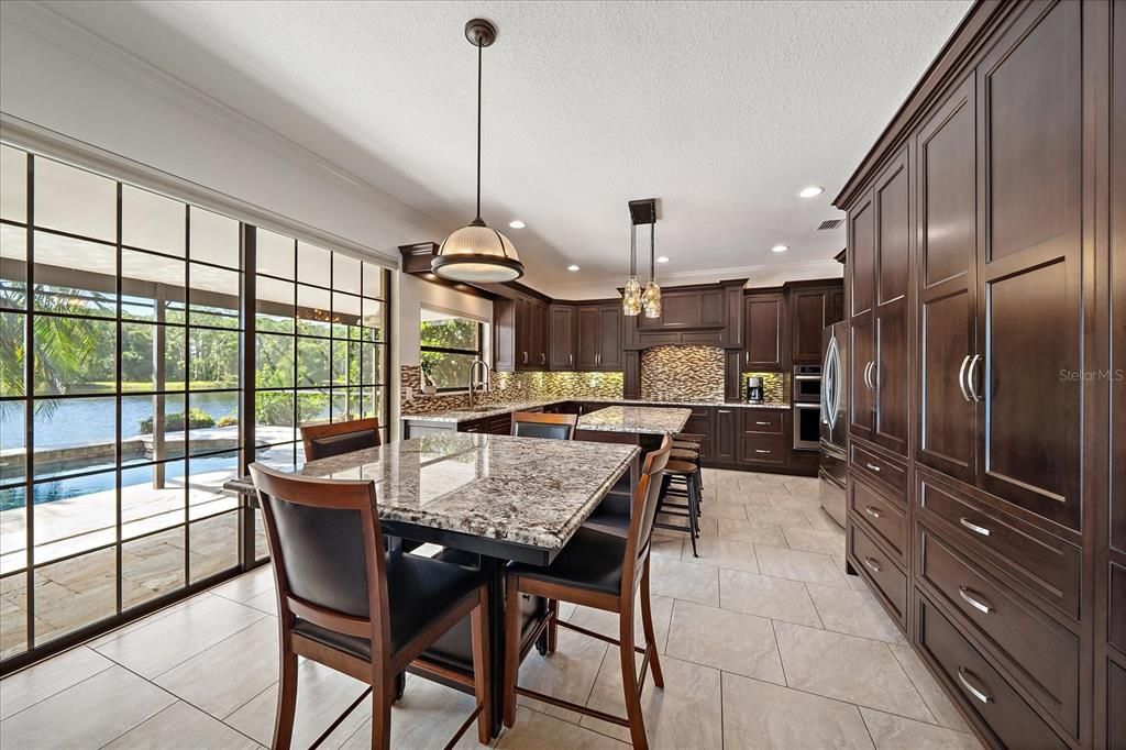 На продажу: $1,095,000 (5 спален, 4 ванн, 3938 Квадратных фут)