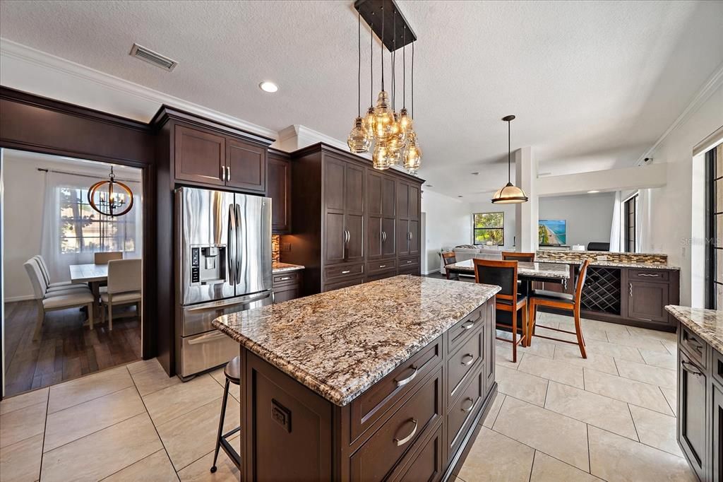 На продажу: $1,095,000 (5 спален, 4 ванн, 3938 Квадратных фут)