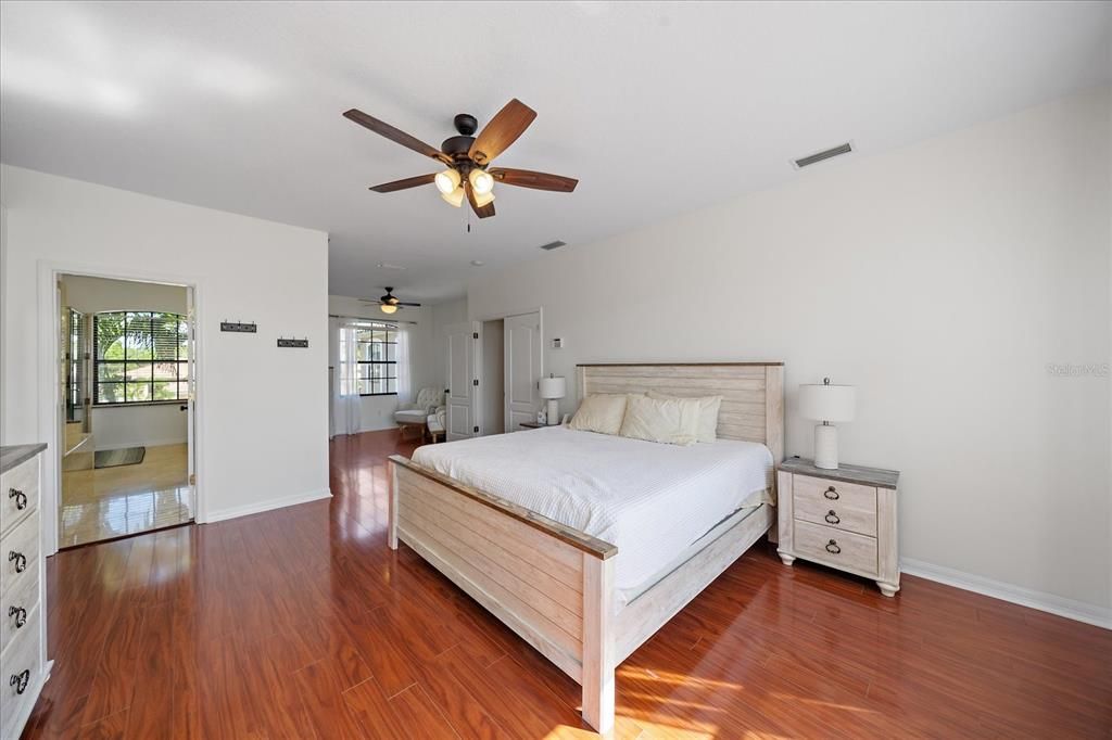 На продажу: $1,095,000 (5 спален, 4 ванн, 3938 Квадратных фут)