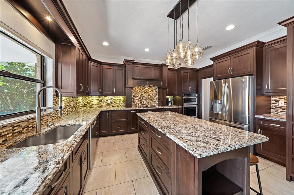 На продажу: $1,095,000 (5 спален, 4 ванн, 3938 Квадратных фут)