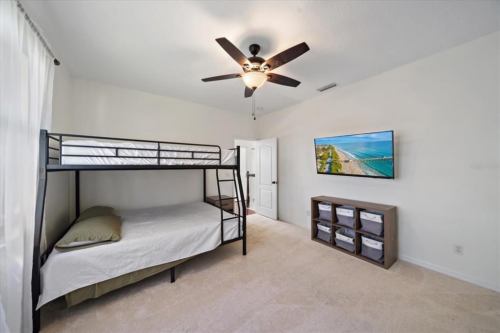 На продажу: $1,095,000 (5 спален, 4 ванн, 3938 Квадратных фут)