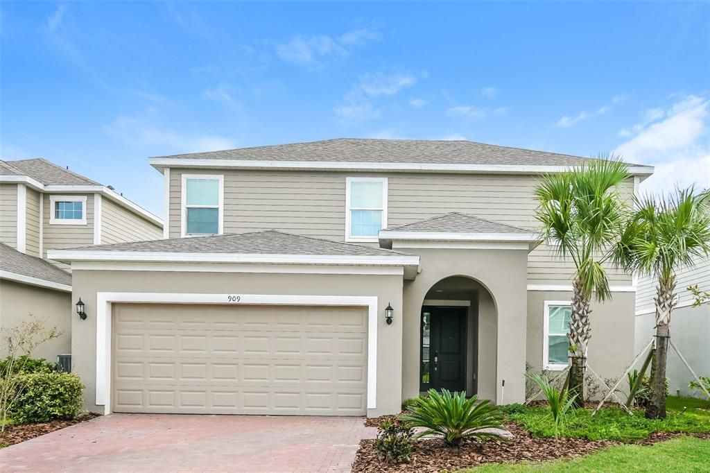 Recently Rented: $2,675 (4 beds, 3 baths, 2424 Square Feet)