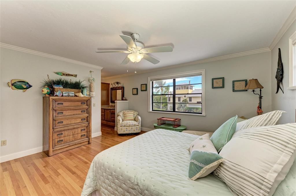 For Sale: $2,450,000 (3 beds, 3 baths, 1608 Square Feet)