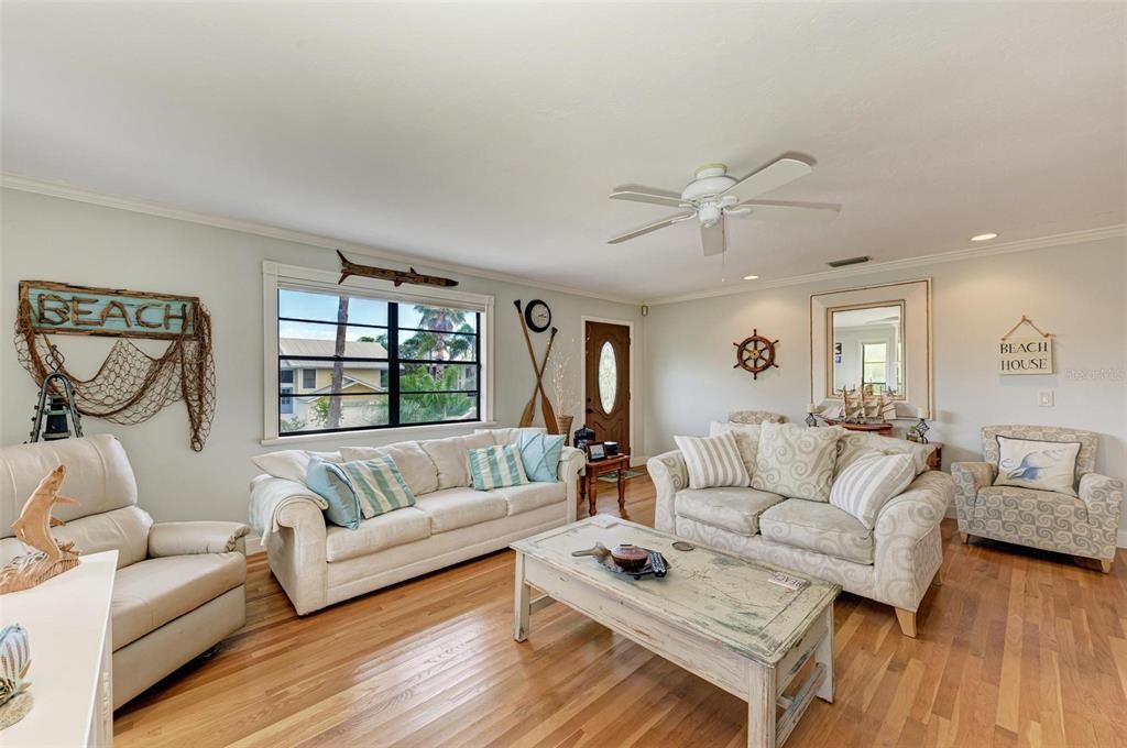 For Sale: $2,450,000 (3 beds, 3 baths, 1608 Square Feet)