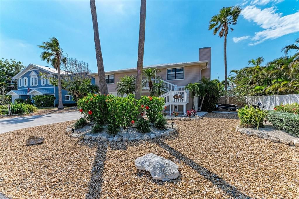 For Sale: $2,450,000 (3 beds, 3 baths, 1608 Square Feet)