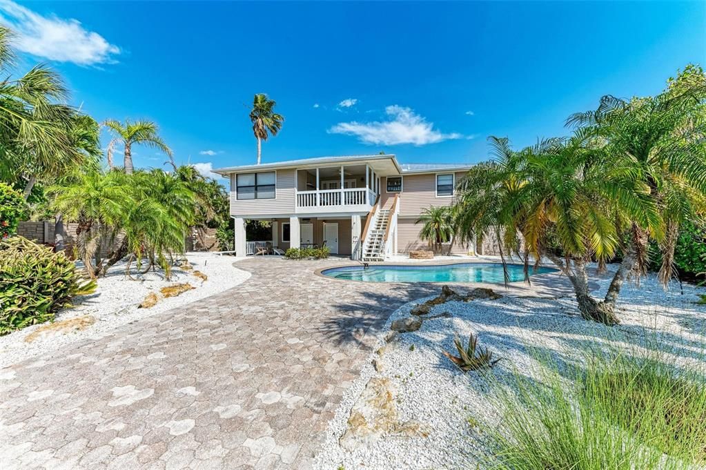 For Sale: $2,450,000 (3 beds, 3 baths, 1608 Square Feet)