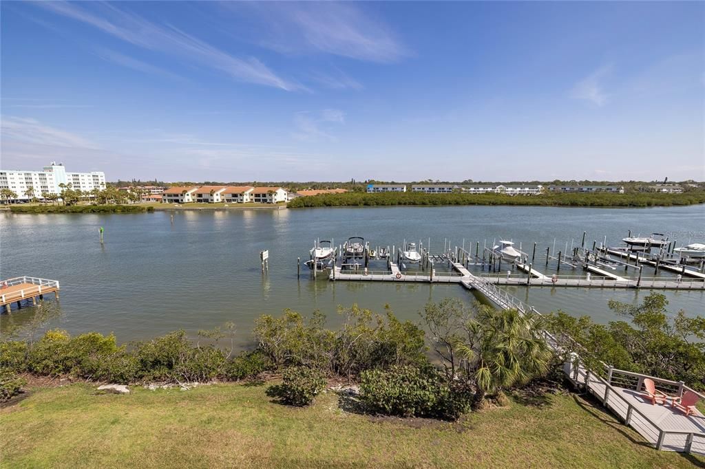 En Venta: $1,275,000 (3 camas, 3 baños, 2298 Pies cuadrados)